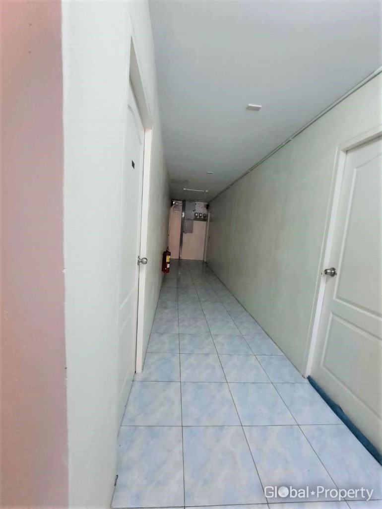 image 4 GPPB0093_A Four-storey Apartment-Complex in Naklua