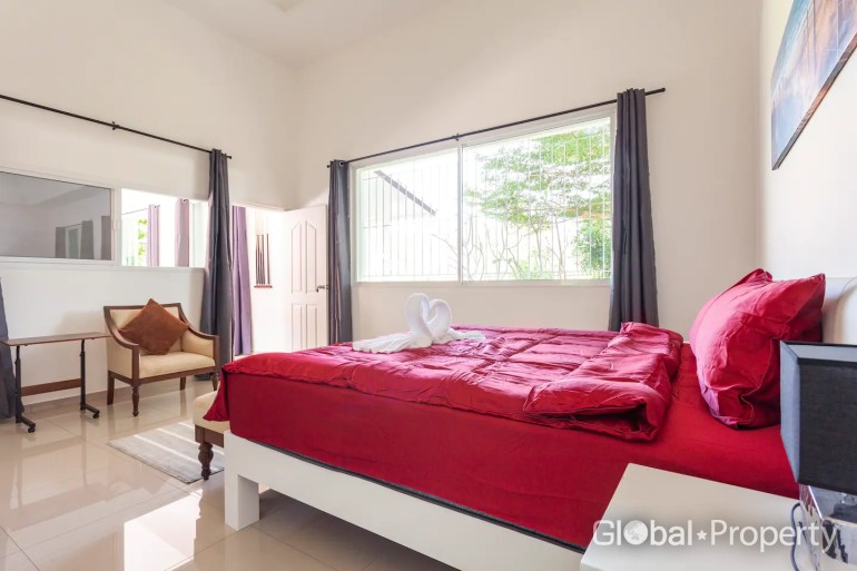 image 38 GPPH1180 Very large private Villa with pool for sale in East Pattaya