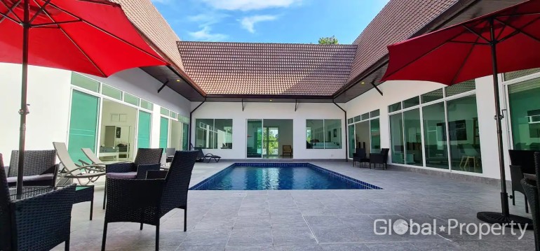 image 7 GPPH1180 Very large private Villa with pool for sale in East Pattaya