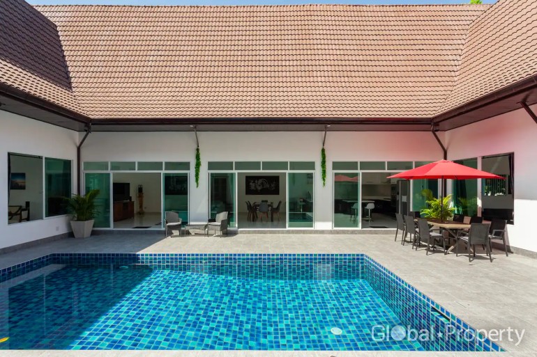 image 13 GPPH1180 Very large private Villa with pool for sale in East Pattaya