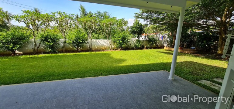 image 5 GPPH1180 Very large private Villa with pool for sale in East Pattaya