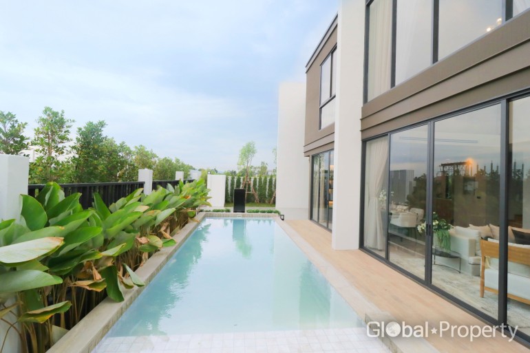 image 2 GPPH1316 High Luxury House at Highland Park Pool Villas Pattaya