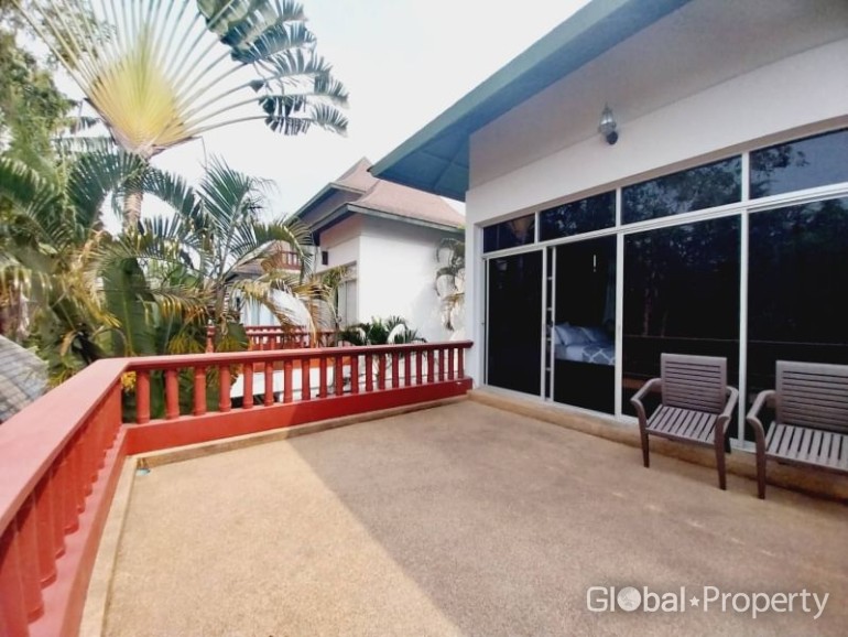 image 15 GPPH1326 4 Bedroom Beachside pool villa for sale, Nagawari, Jomtien!