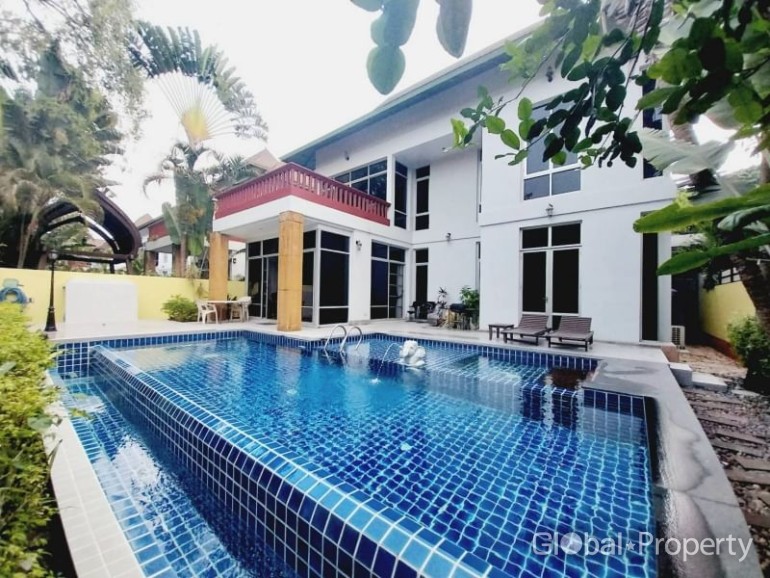 image 18 GPPH1326 4 Bedroom Beachside pool villa for sale, Nagawari, Jomtien!