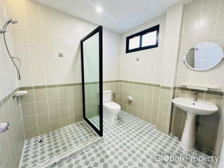 image 10 GPPH1328 4 Bedrooms 4 Bathrooms House For Sale Near Mabprachan Lake