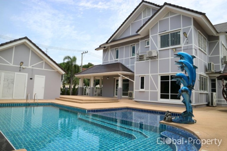image 1 GPPH1342 Pool Villa for Sale in Central Park Hillside, East Pattaya