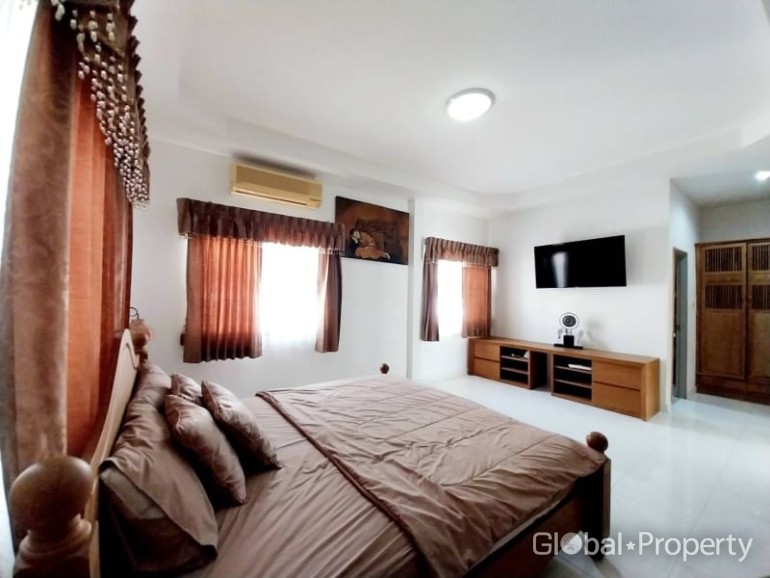 image 14 GPPH1424 Nice house for sale in The Village, East Pattaya