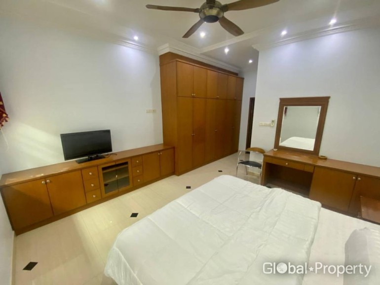 image 18 GPPH1436 HOT SALE! 3 Bedroom Pool Villa close to center of Pattaya!