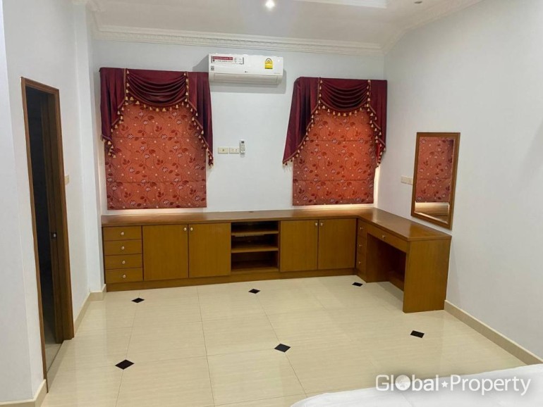 image 26 GPPH1436 HOT SALE! 3 Bedroom Pool Villa close to center of Pattaya!