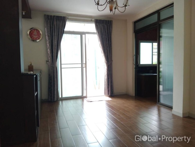 image 9 GPPH1438 HUGE DISCOUNT! 5 Bed Villa in Baan Suan Lalana, Jomtien!