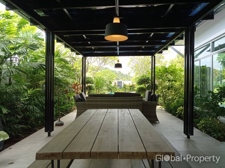 image 4 GPPH1514 Resort style pool villa for sale