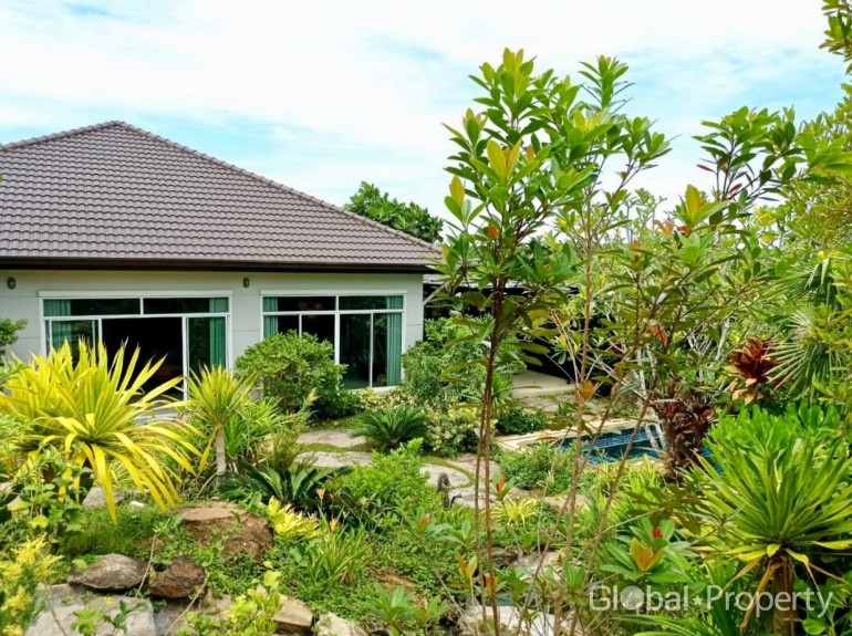image 2 GPPH1514 Resort style pool villa for sale