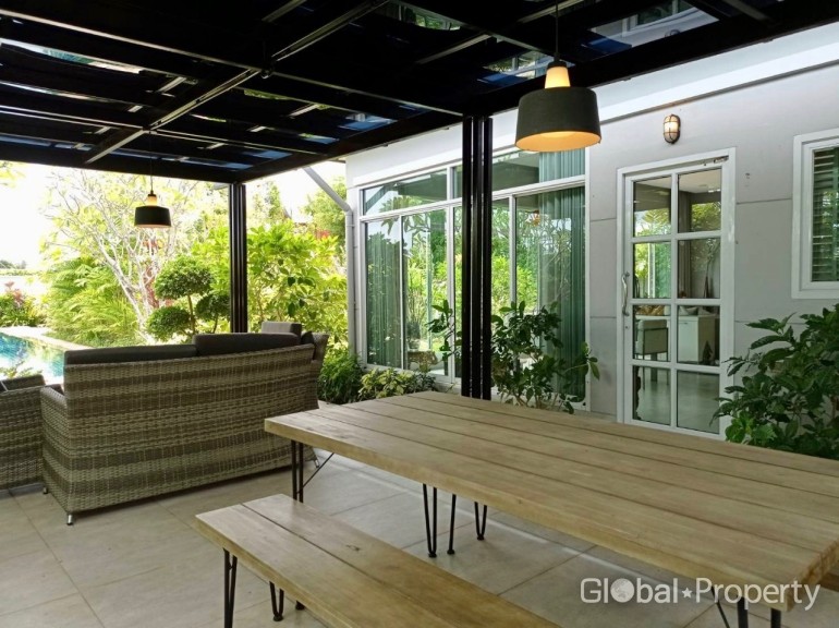 image 24 GPPH1514 Resort style pool villa for sale