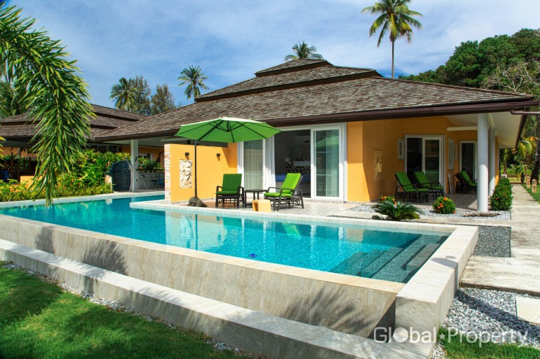 image 1 GPPH1522 Prestigious Poolvilla with guest rooms in Koh Chang