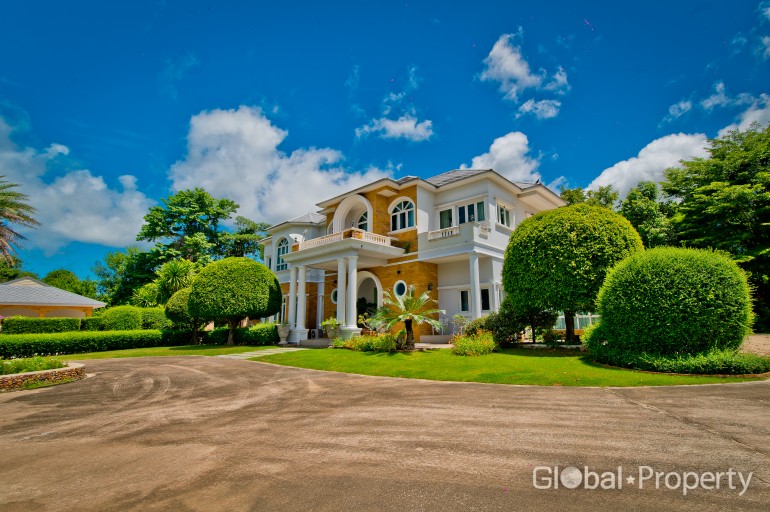 image 2 GPPH1536 Luxury house with large land for sale