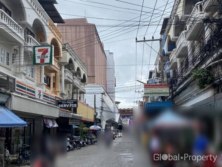 image 2 GPPB0356 Building commercial close to Tukcom Pattaya
