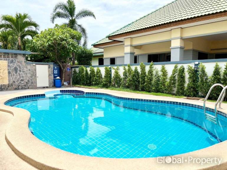 image 2 GPPH1597 Nice House with swimming pool in East-Pattaya