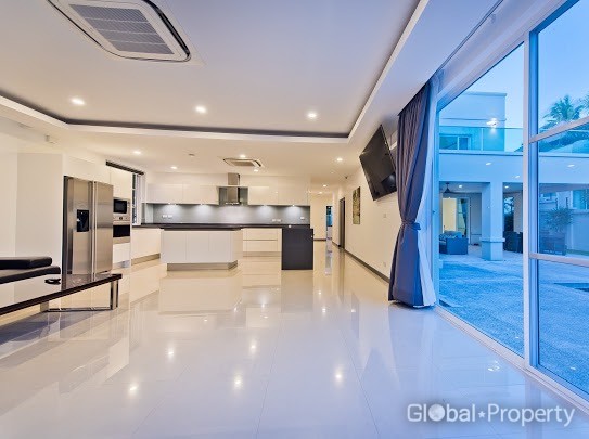 image 16 GPPH1693 Luxury and modern house for rent