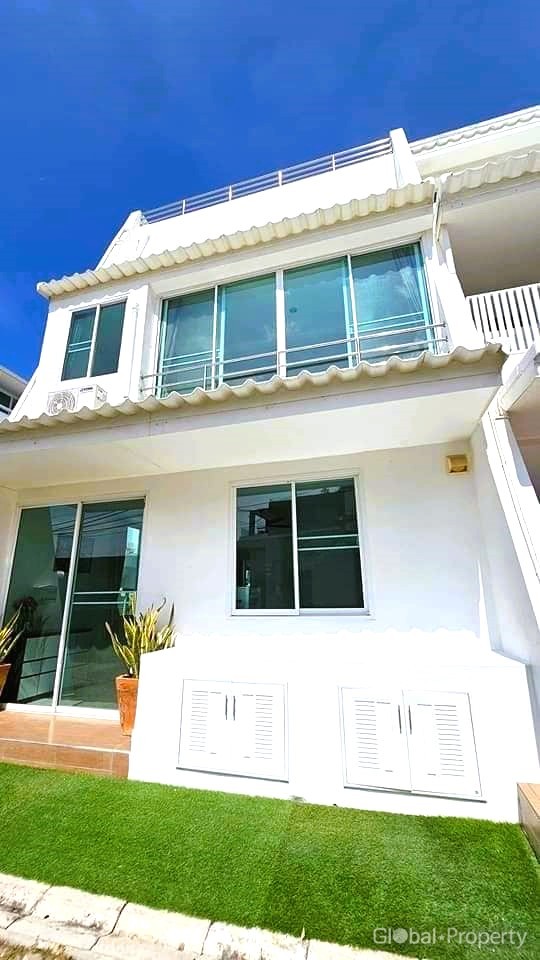 image 22 GPPH1695 Townhouse for rent right on the beach