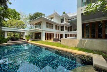 GPPH0082 Rented out Luxury Beachfront pool villa for Sale