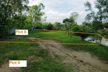 image 4 GPPL0030 ขายที่ดินในหมู่บ้านริมสระ 3 แปลง