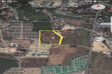 image 5 GPPL0114 Large plot of land near the crocodile farm