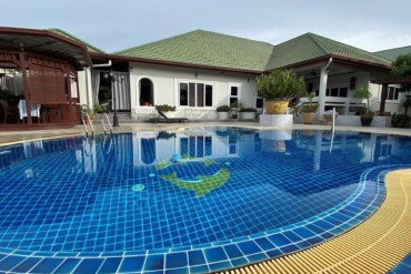 GPPH0651  Detached house with private pool on a big land