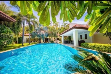 GPPH0654 Luxury Large Pool Villa in prestige Beachfront Village