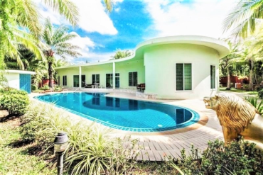 GPPH0739  Luxury Imposante Villa mit privatem Pool zu verkaufen