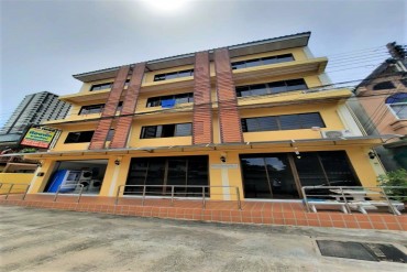 GPPB0093_A Hot Sale Four-storey Apartment-Complex in Naklua