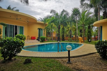 image 37 GPPH1048 High End Luxurious Villa on7 Rai Land