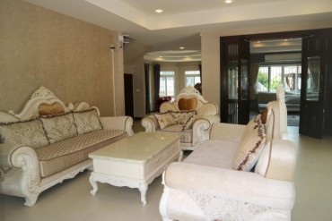 image 2 GPPH1342 Pool Villa for Sale in Central Park Hillside, East Pattaya