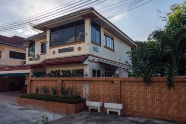 image 20 GPPH1444 Zweistoeckiges Haus in Ost-Pattaya