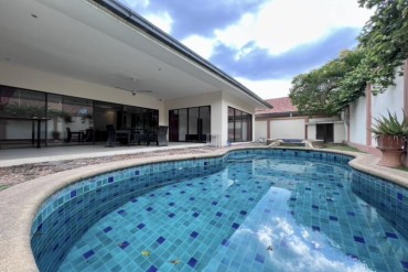 GPPH1458  Fantastic Pool Villa for Sale, Avoca Garden, Pratamnak Hill!
