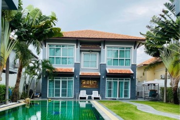 GPPH1476  Beautiful pool villa in town for sale