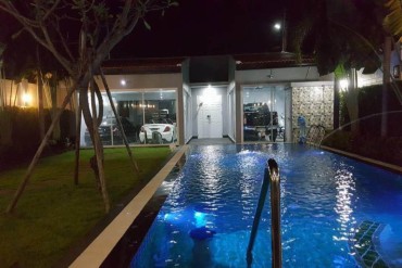 image 10 GPPH1476 Beautiful pool villa in town for sale