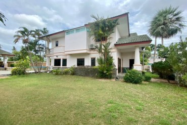 GPPH1569  Family house with swimming pool for sale