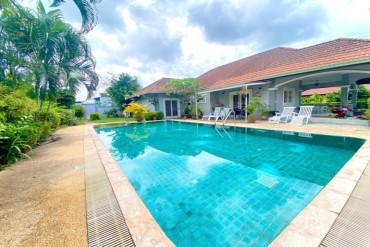 GPPH1622  Beautiful house with private pool for rent