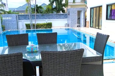 image 12 GPPH1633 Beautiful house with modern pool