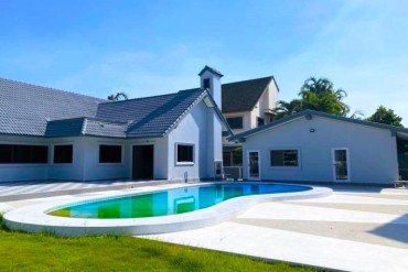 GPPH1651  บ้านสวยพร้อมสระว่ายน้ำและสวน