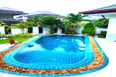 GPPH1674  Spacious 3 bedroom House with private pool
