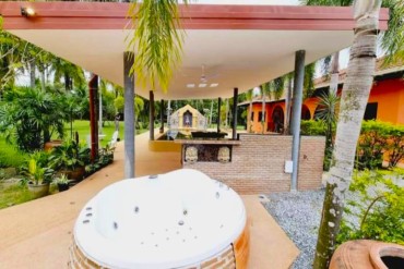 image 19 GPPH1678 Spacious house in luxurious Balinese design