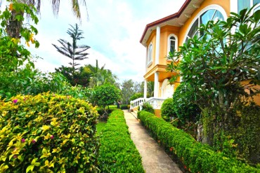 image 4 GPPH1694 Great pool villa with large garden