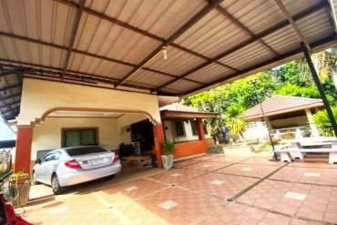 image 11 GPPH1739 Nice 4-bedroom house in East Pattaya