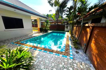 image 17 GPPH1765 Corner house with private pool for sale