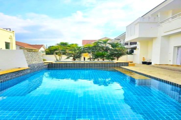 GPPH1766  Luxurioese zweistoeckige Poolvilla in Huay Yai