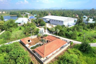 GPPH1775  Poolvilla mit riesigem Grundstueck in Banglamung