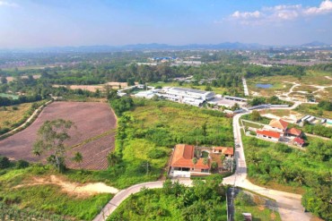 image 27 GPPH1775 Pool villa with huge land plot in Banglamung