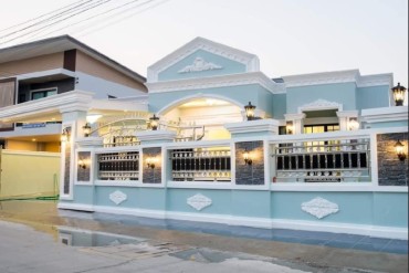 GPPH1785  Elegant 3-bedroom house in Banglamung