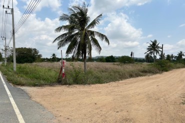 image 7 GPPL0223 Land with over 5 rai for sale in Huay Yai